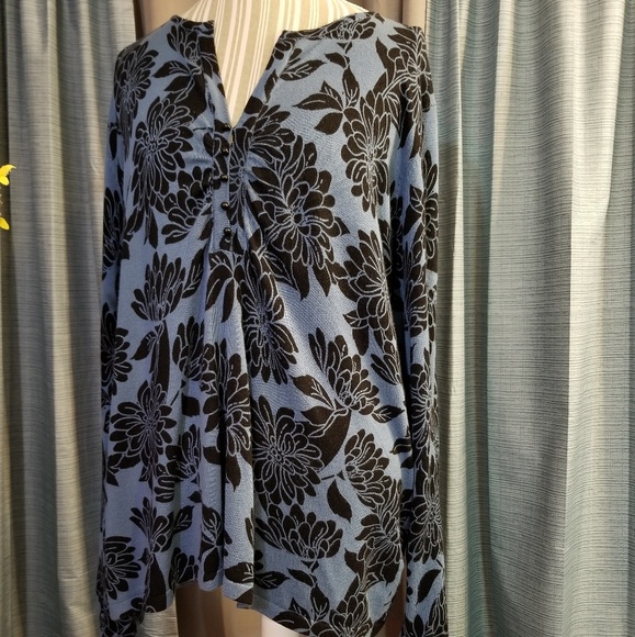 🌻🌺🌻DRESSBARN FLORAL PLUS SIZE BLOUSE!! - Picture 3 of 5